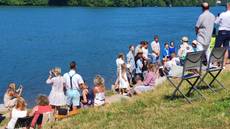 Tauffest am Badestrand in Brennet