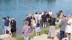 Quelle: Karl-Wilhelm Frommeyer Taufgottesdienst am Badestrand in Brennet (Wehr)