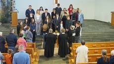 Konfiabendmahl mit Taufen 2025; Taufakt im Altarraum